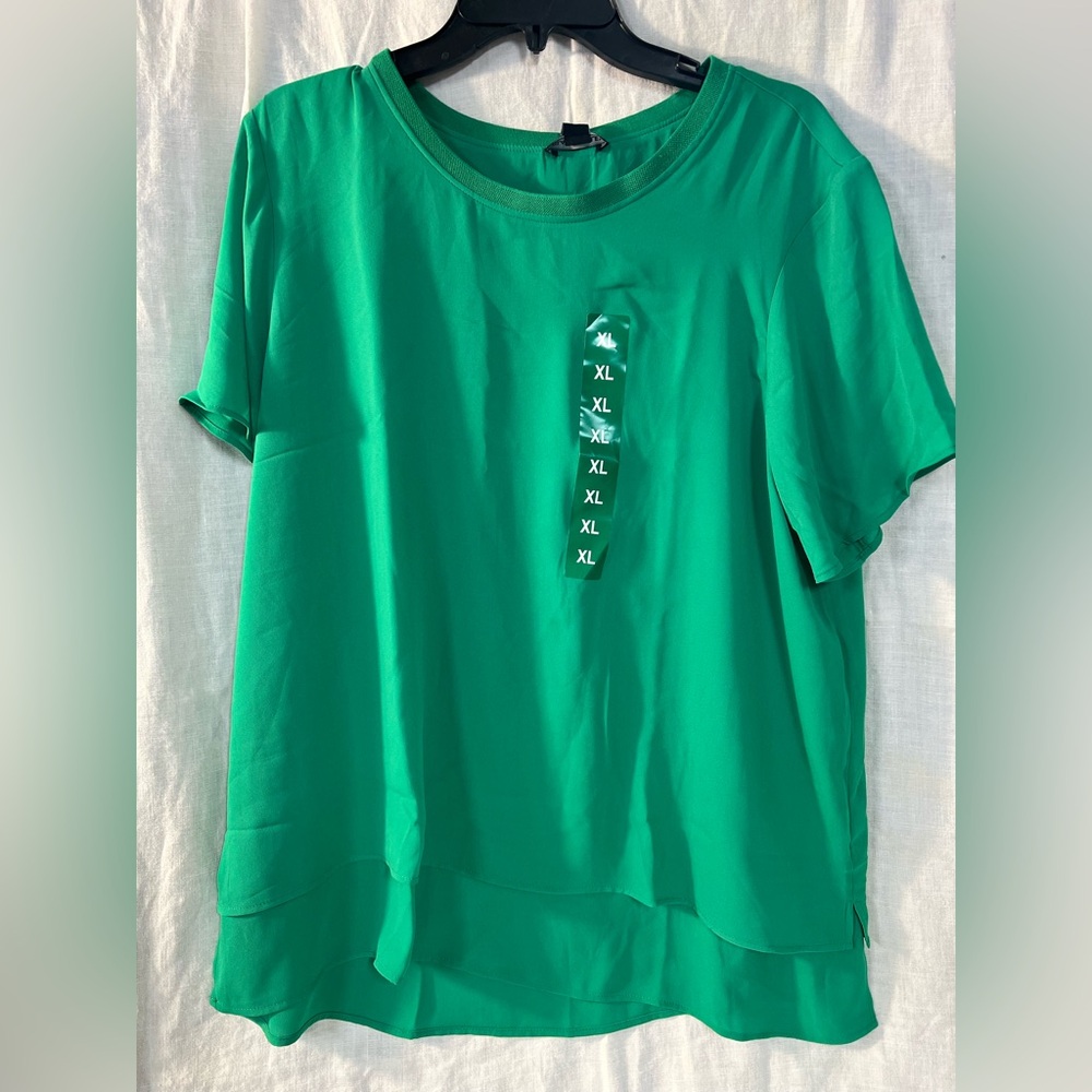 Vibrant Green Short Sleeve Women's Top - Picture 1 of 13